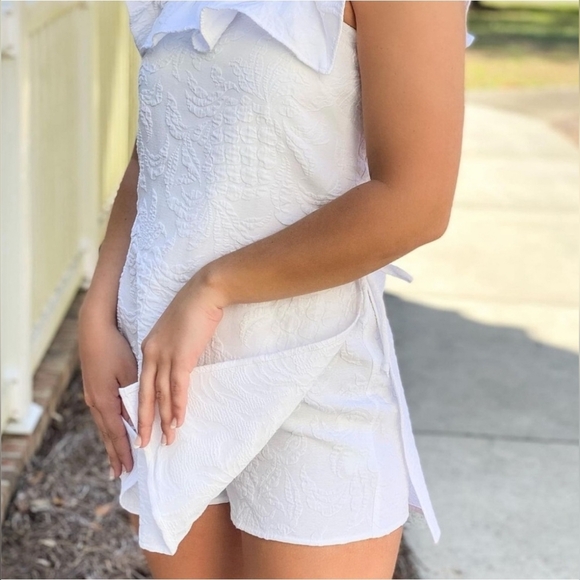 LILLY PULITZER Zoya Romper White Pineapple Pucker Jacquard PERFECT SHAPE Sz8 - Picture 2 of 9